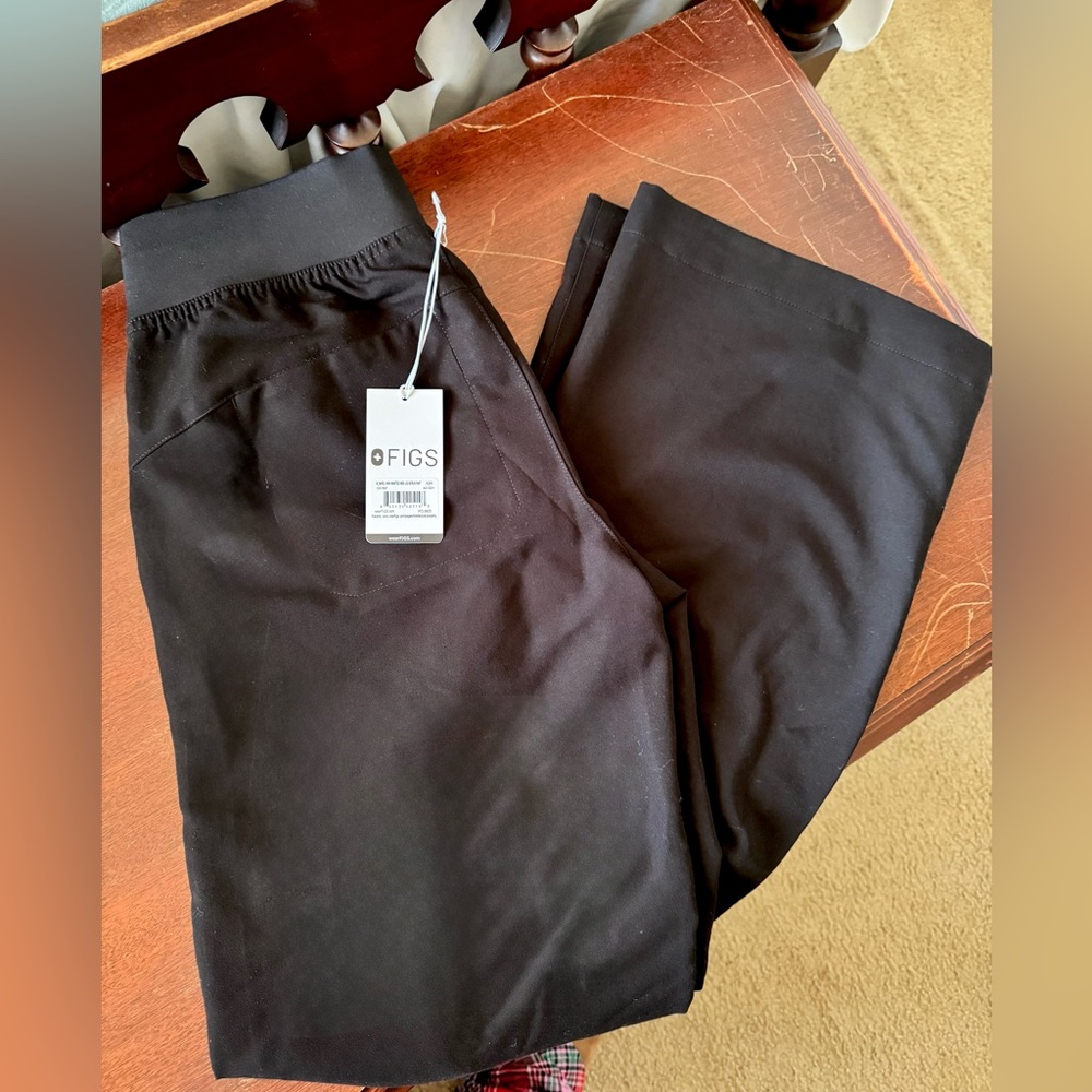 Figs Women's Isabel Black Wide Leg Pants - XSR - Picture 2 of 3